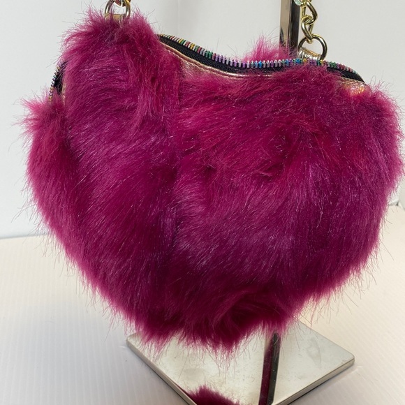 Betsey Johnson
Betsey Johnson Fur Your Eyes Only Crossbody - Picture 5 of 10